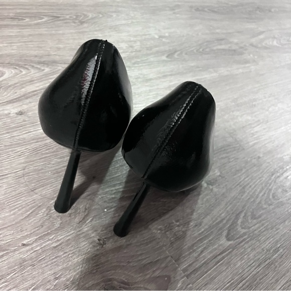 black patent pointed toe heels size 11 - Picture 3 of 5